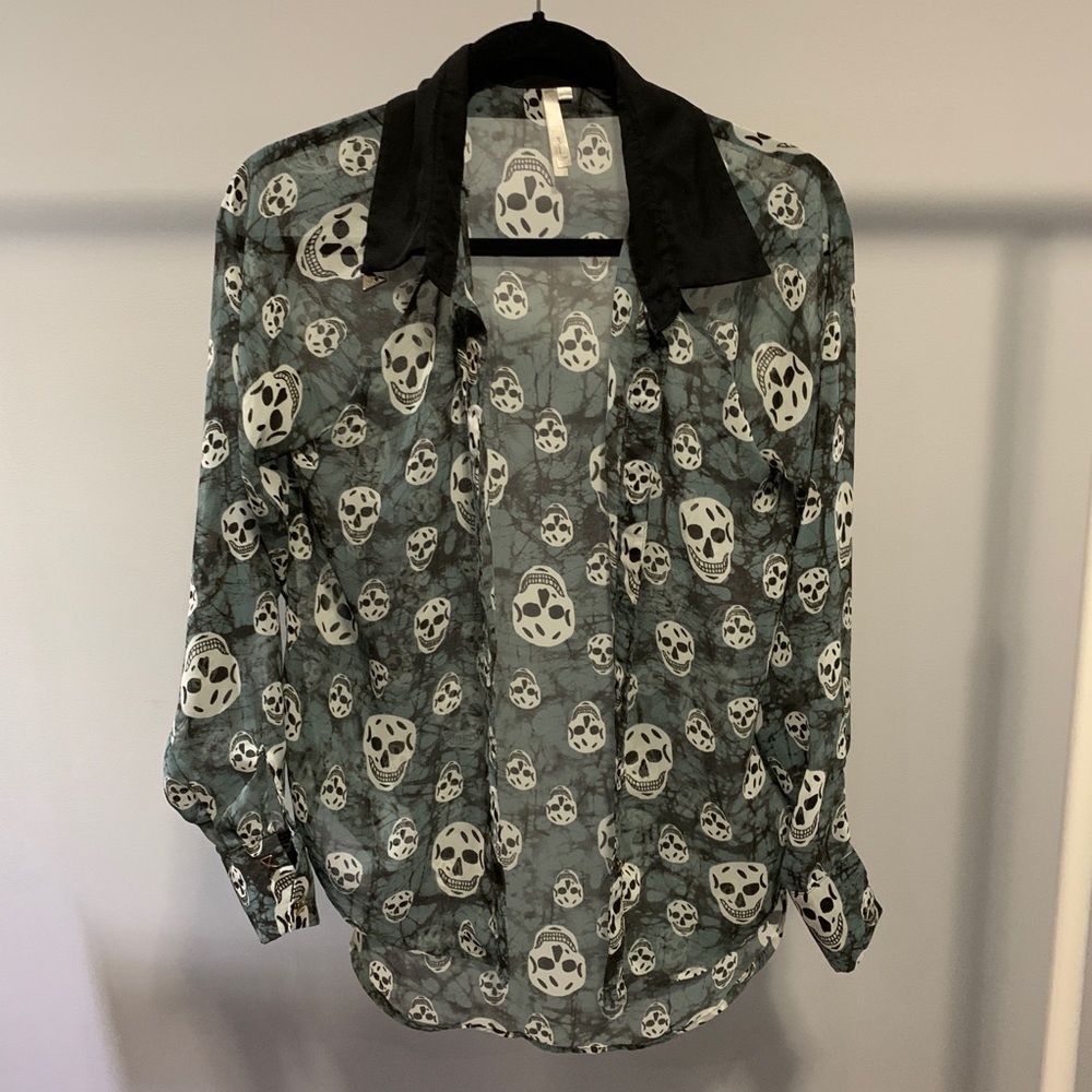 Mona B skull top with embellished buttons